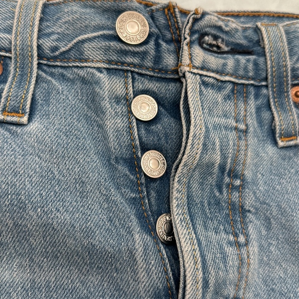 Levi's 501 Light Blue Frayed Denim Shorts Sz 25 - Picture 7 of 7